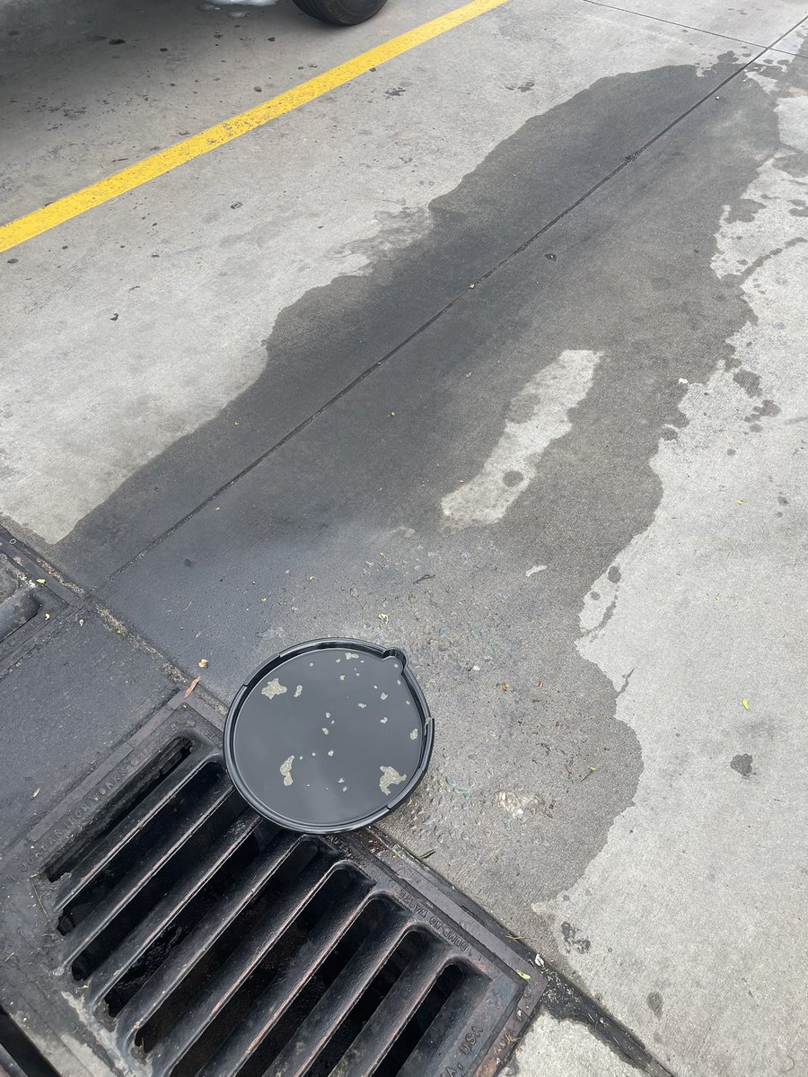 SCDickylo's tweet photo. Hey @QuikTrip I may be wrong but I think you’ll be able to quickly identify who used your parking lot like it was their personal jiffy lube. Conveniently close to a sewer drain for the win!
#Gastoncounty

https://t.co/RiBOuCk7bu https://t.co/aknSkzljxf