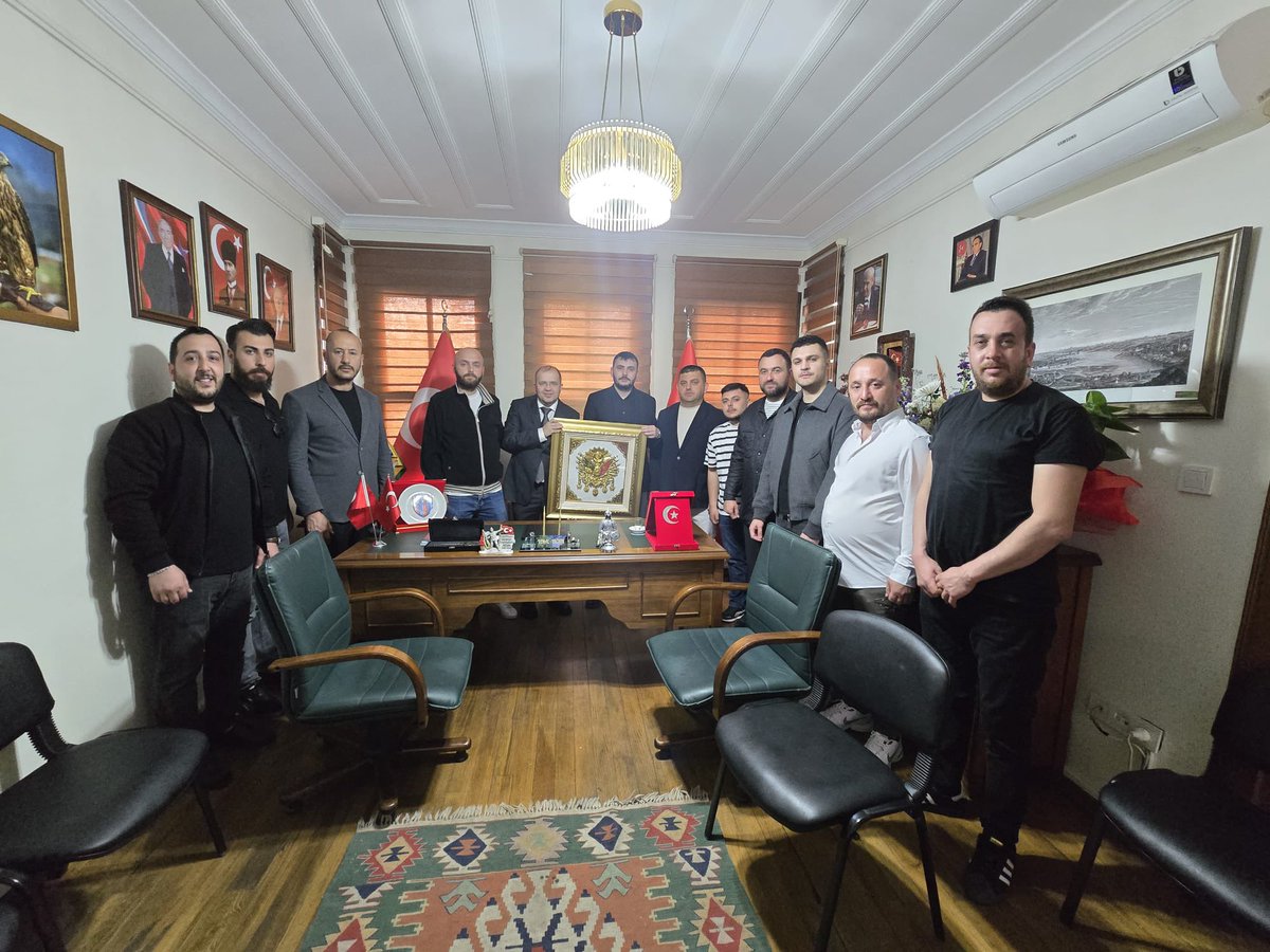 MHPEYUPSULTAN's tweet photo. Büyük Osmanlı Derneği Genel Başkanı Sn. Soner İbiç ve kıymetli yönetimi, MHP Eyüpsultan İlçe Başkanımız Sn. Yenal Yığrık’a hayırlı olsun ziyaretinde bulundular.

Nazik ziyaretleri ve iyi dilekleri dolayısıyla kendilerine teşekkür ederiz. https://t.co/Mvpx4VLIA2