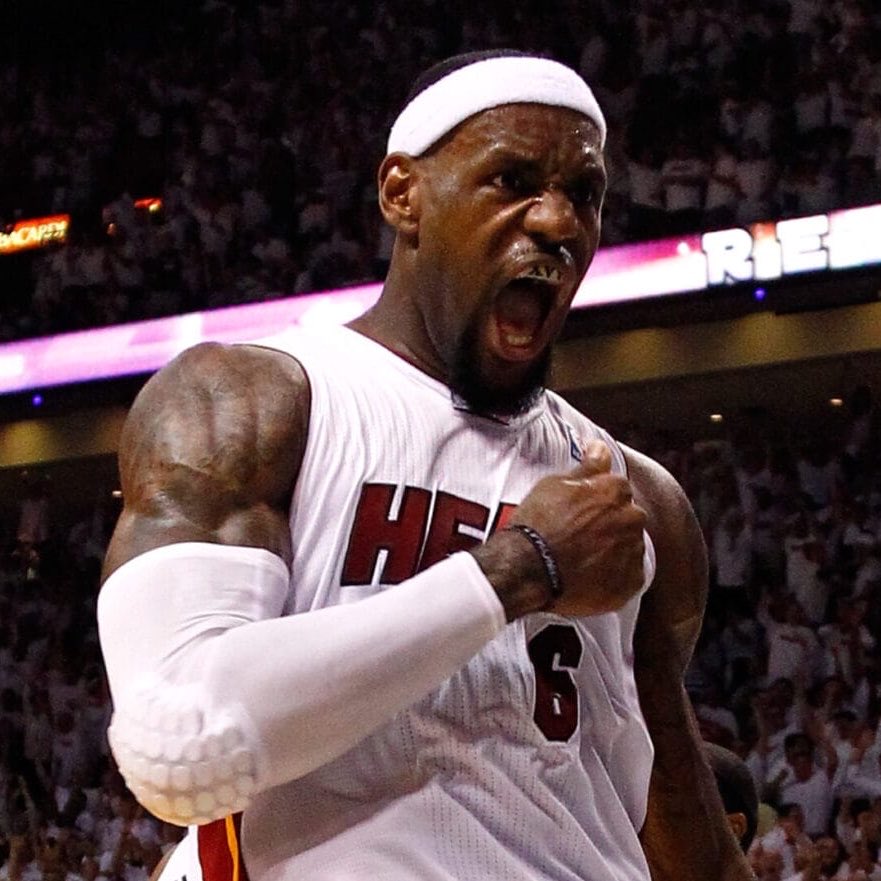 David Fizdale on LeBron’s work ethic during his Miami Heat days:

“I’d get to the office at 6 am. A guy rides in on a 10 speed with black tights and helmet with glasses. I’m like ‘who is this guy in our garage?’ He takes off the helmet, it’s Bron. He rolled into work on a bike
