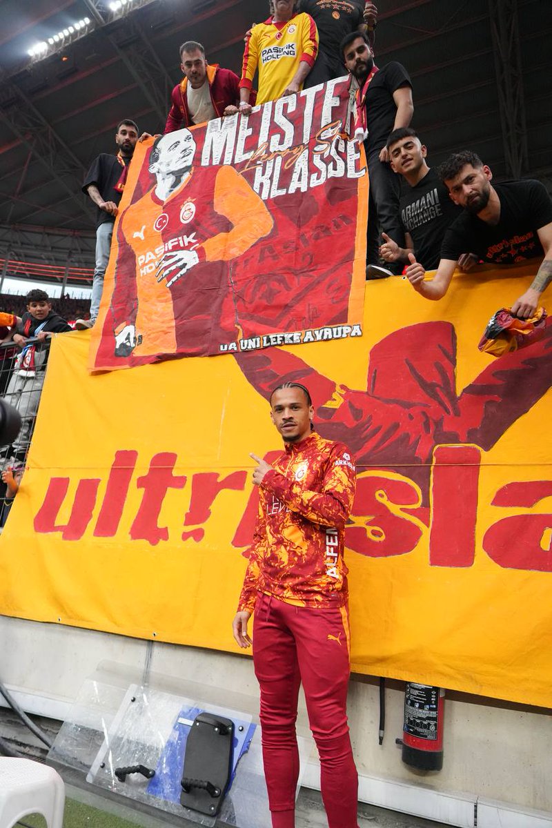 ultrAslan's tweet photo. MEISTER KLASSE!

@leroy_sane 

#ultrAslan https://t.co/fUz7VFLQJQ