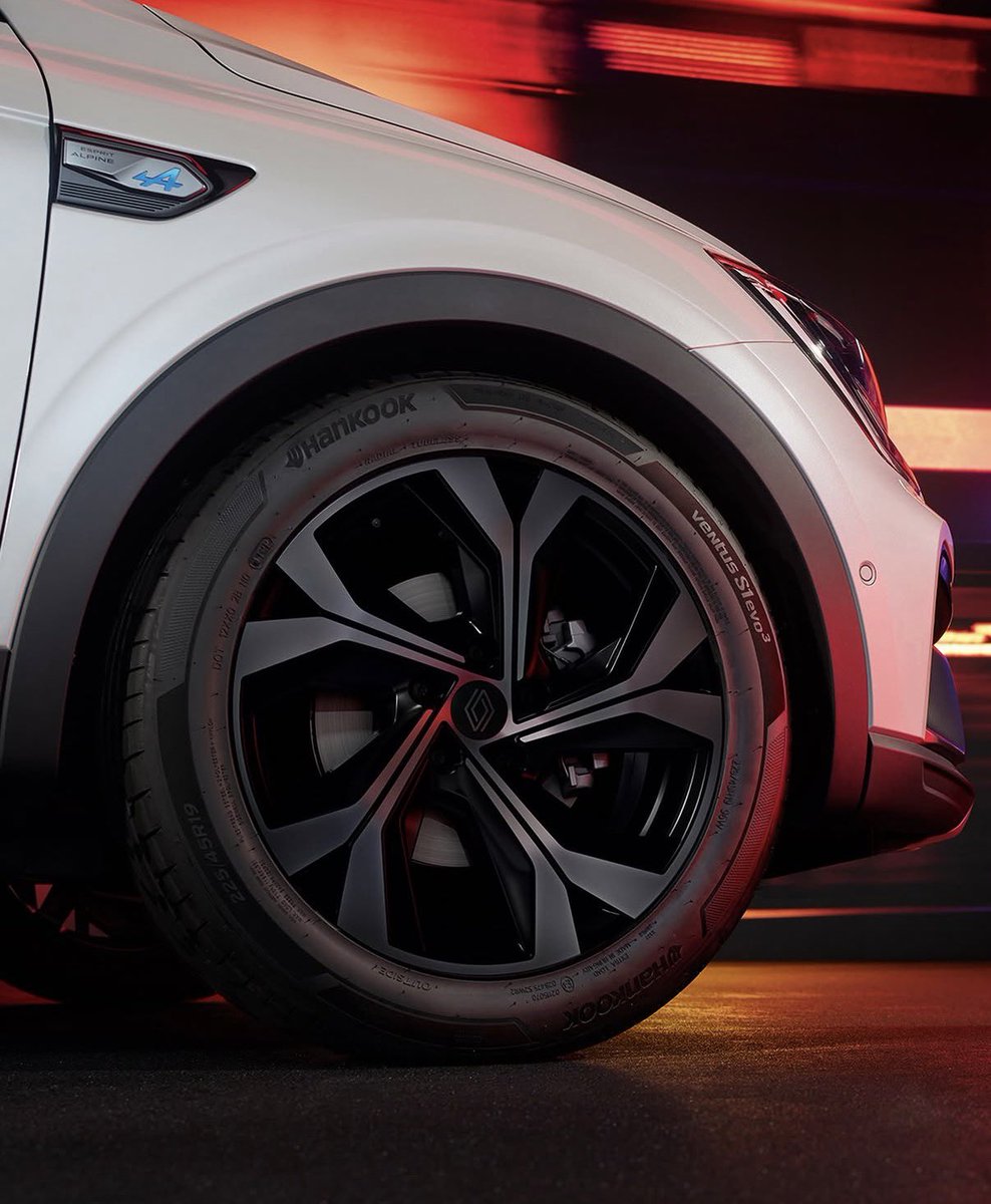 RenaultKwt's tweet photo. تمتع ب #رينو #أركانا
من خلال مظ��ر ديناميكي بفضل إطارات إسبري ألبين مقاس 18 بوصة
enjoy the #Renault #Arkana
with a dynamic look enhanced by 18"' esprit Alpine wheels
*subject to local market specs and availability https://t.co/S8dv878hhv