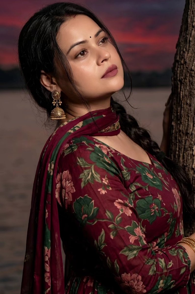 🌹 

सिर्फ़ परवाह ही बताती है कि रिश्ता कितना गहरा है , वरना ऐसा कोई तराज़ू नही जो 
रिश्तों को तोल सके 💯💯👍👍

   Good afternoon everyone 💐