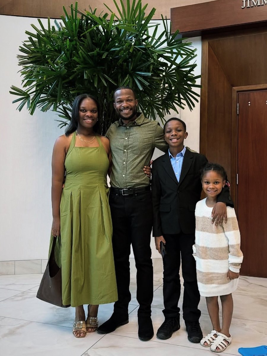 _cartay's tweet photo. My family is why I continue to level up!
If your WHY is great enough, anything is possible. 

#cartaymusic #keepthepeace #family #faith #peace 

https://t.co/QlgeMKn0py https://t.co/8F2puJGokr