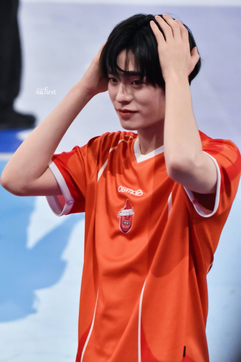 𝒏𝒖first🦋ถังแดง tweet media