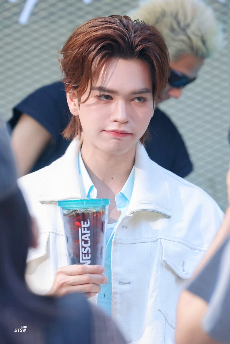 ลูกเป็ดอ๊ะป่าวเนี่ย 🐥
JUNIORMARK X NESCAFE
#NESCAFEMixAndMoveBarxJuniorMark
#markjrtn <a href="/Markjrtn/">คุณไป๋</a> ⋆☾