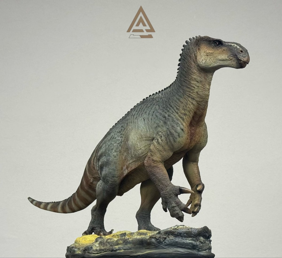 x_seaver's tweet photo. Iguanodon 
It’s finally done https://t.co/unZNss2m8V