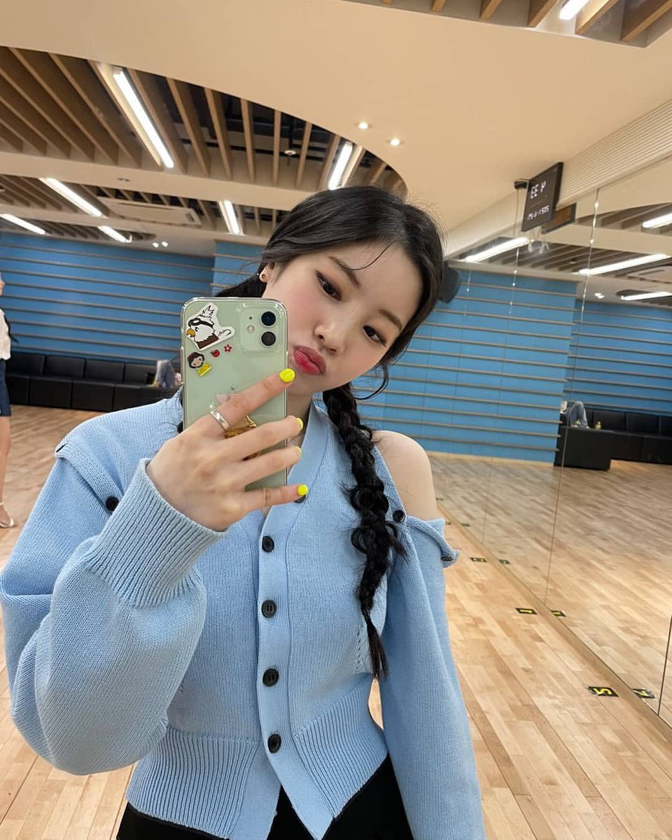dahyun pics (@dubuimages) on Twitter photo 