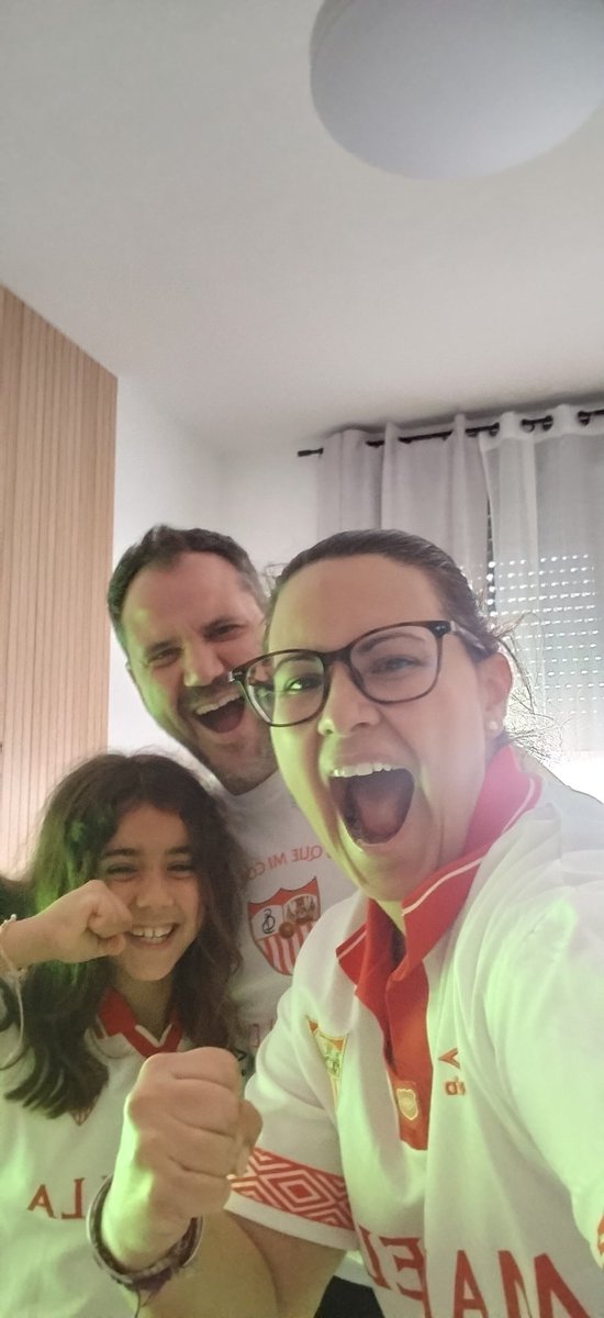 gmorfer's tweet photo. VAMOSSSSSS!! @SevillaFC  Ya queda menos!!!Qué sufrimiento, pero esto es lo de...Hasta la muerte! https://t.co/pwVekLBimV