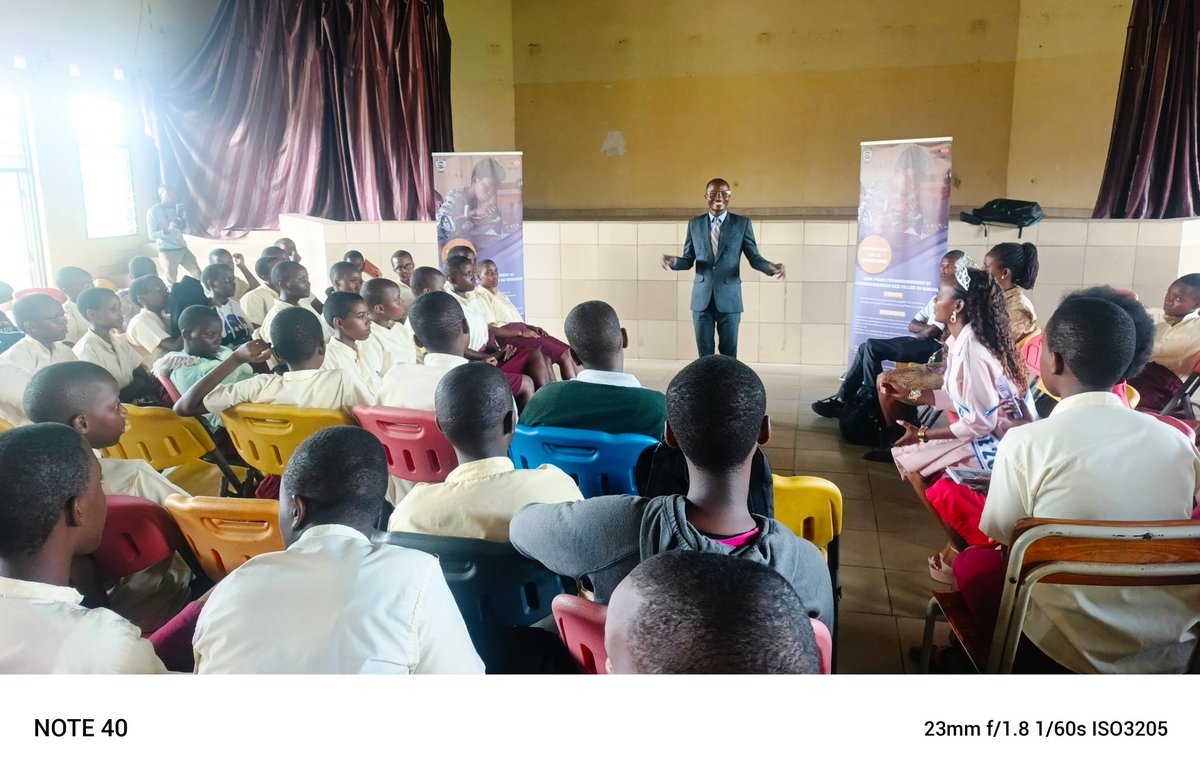 UPHWOBURUNDI's tweet photo. Dans le cadre du programme Empowered Girls,la @UPHWOBURUNDI conjointement avec  les miss #TFL a conduit une séance de sensibilisation au Lycée SOS sur la lutte contre les #VBG ,harcèlement et leadership feminin en collaboration avec les alumnis de l'édition 2025 de ce programme. https://t.co/DR8nIxmzHt