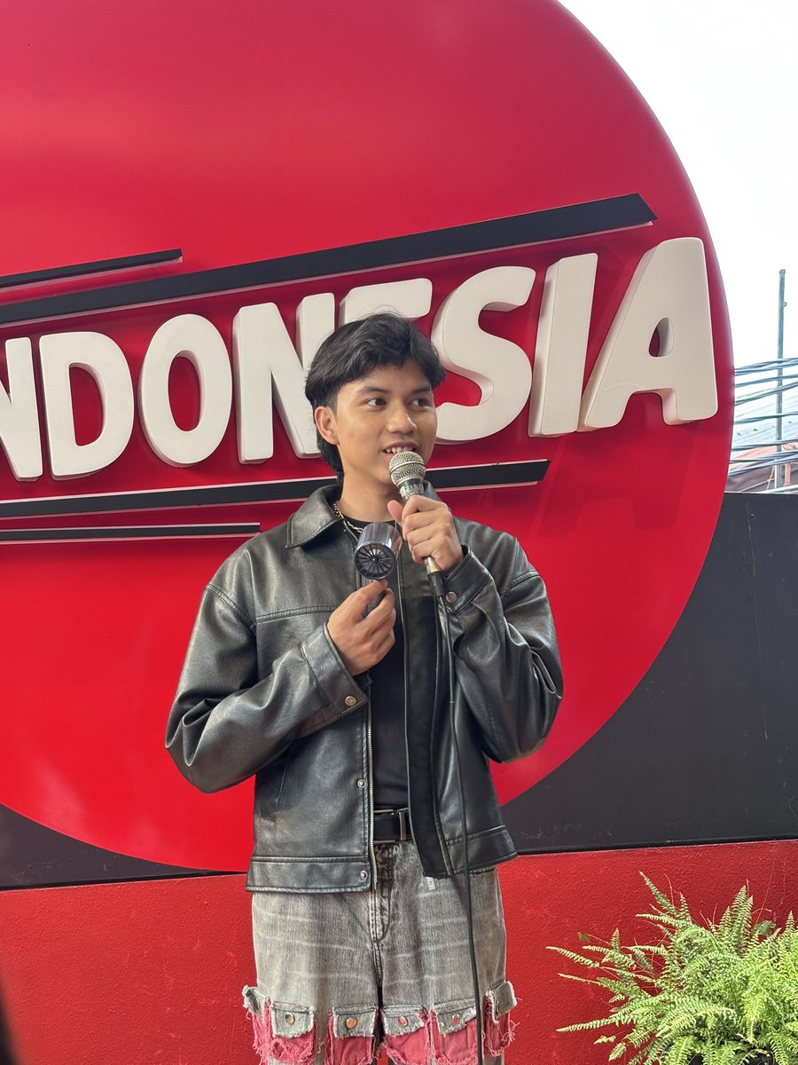 summversaf's tweet photo. jepretan hari ini yg gajelas krn liat aja dah😭 feel free to save, no wm

#CHNCEReleaseParty
#LAMALAMAGILA
#CHNCE @only_CHNCE https://t.co/McwQK4cS7O