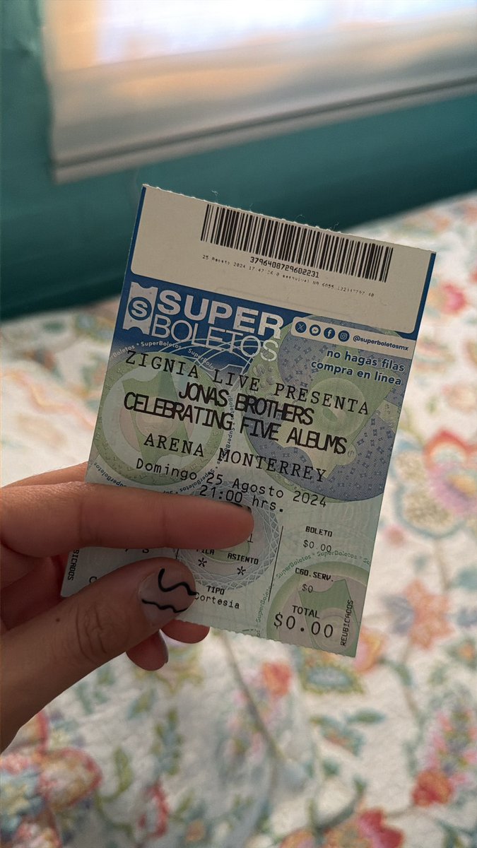 Saben porque no puedo superar el concierto de los Jonas en MTY del 2024? 
1. Fue compra impulsiva
2. Me hicieron upgrade de tribuna a cancha.
3. Nadie me empujó a diferencia del concierto acá en Chile el mismo año. 
3. TENÍAN ENTRADAS FÍSICAS 😭❤️‍🩹