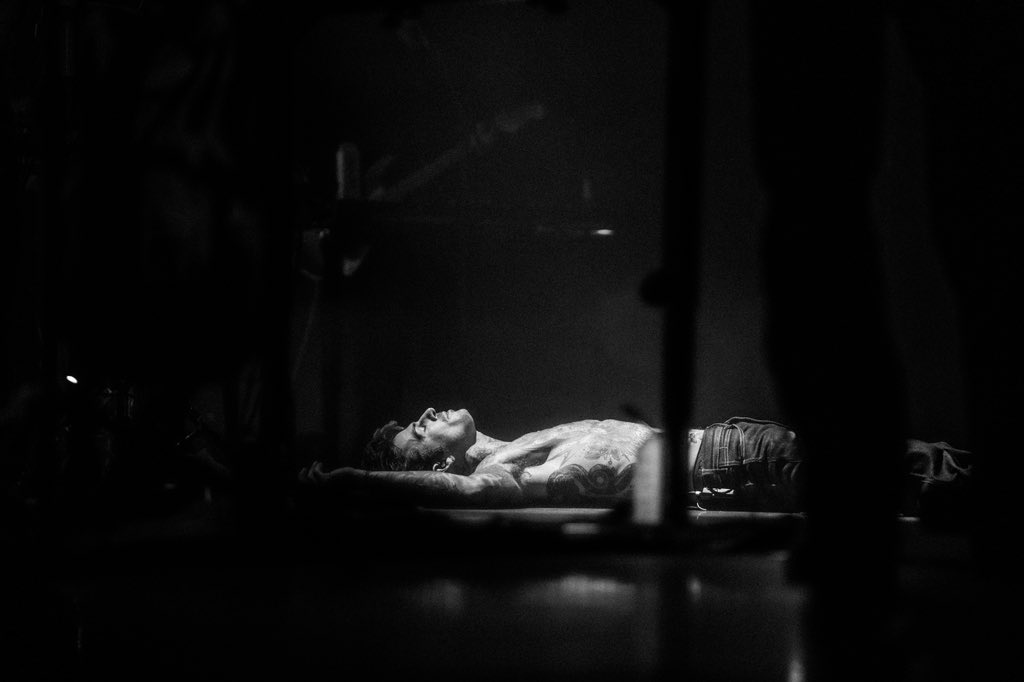 The Neighbourhood tweet media