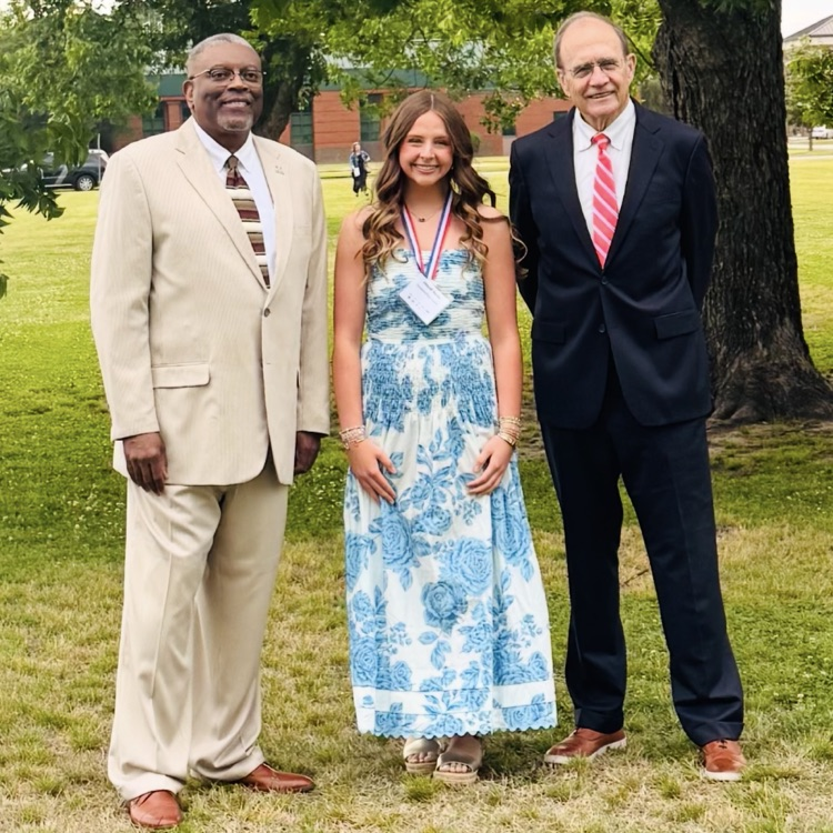 SenatobiaHS's tweet photo. 🎓Abigail Taylor got the chance to represent Senatobia High School at the Delta Honors Luncheon in Stoneville at The Lawn!! Pictured with her are Dr Jerry Briggs, President of Miss. Valley State University &amp; Lt. Governor Delbert Hosemann!! Congratulations!! #tobiePRIDE #GOW26 https://t.co/rDilNOBftw