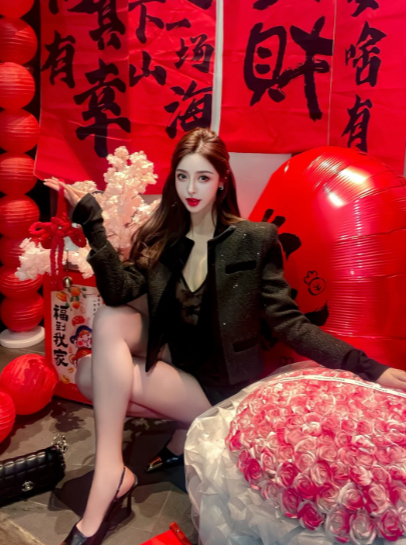 FOmbeline's tweet photo. 今天星日~进我的快乐闺蜜给的~

粉笔姐妹刚拍完，可打分不破防。

真的给看 不信你试试 反正不要 https://t.co/cAaKKAV6ou