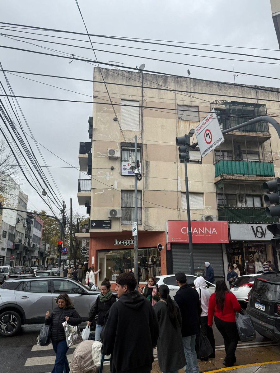 EXPLOTADO DE GENTE FLORES SÁBADO 9 de mayo!!! Muchas bolsas y gente por todas las calles