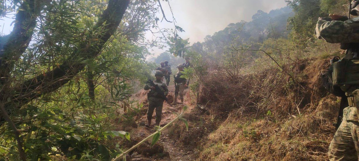 EJTO_FAM_GN's tweet photo. En #Chilapa, realizan patrullajes y recorridos por tierra en las localidades de #Colotepec, #Tula y #Alcozacán antes los recientes hechos reportados por los pobladores de esas zonas. @Defensamx1 #ejercitomexicano https://t.co/UDD5i94tNy