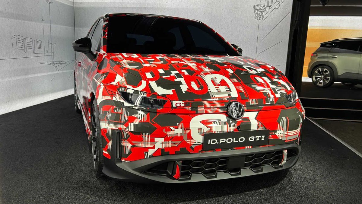 Auto Express tweet media