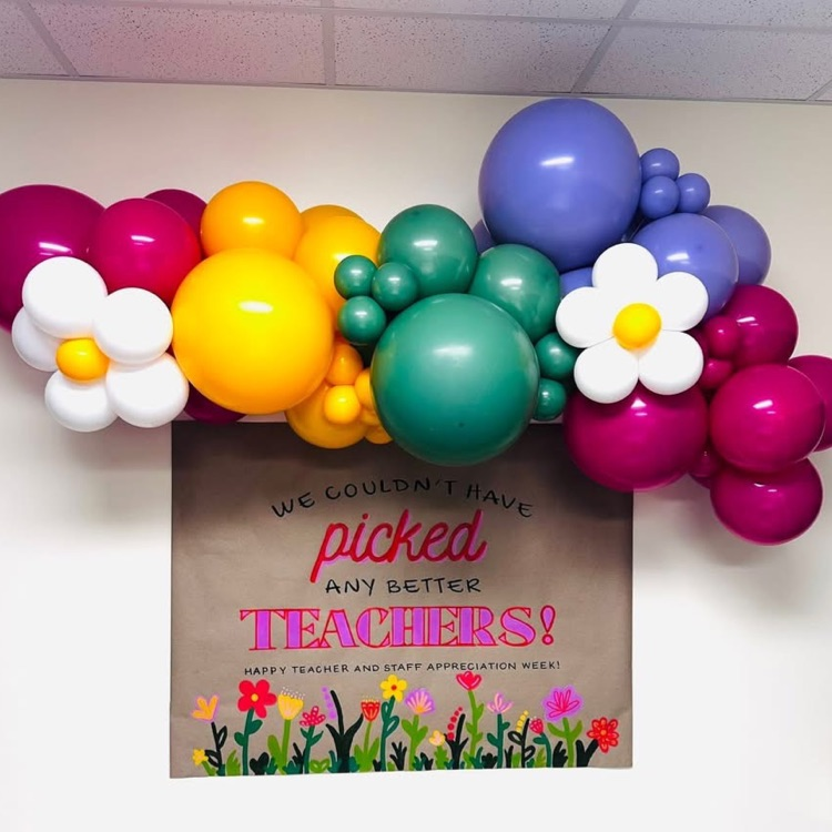 CPSCrickets's tweet photo. Thank you to our incredible PTSO for spoiling us this week during Teacher Appreciation Week! We enjoyed treats from Eggs Up Grill, Sunday Stacks, Coyote Coffee, Baked and Frosted, Tropical Smoothie Cafe, and Bloom Bar. https://t.co/tT0PYJtGc9