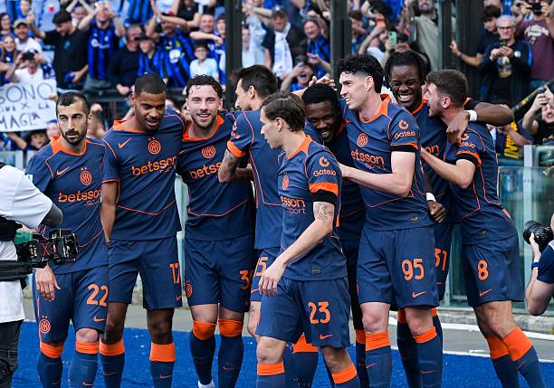 FansNerazzurri's tweet photo. HT: Lazio 0-2 Inter
⚽️Lautaro 🅰️Thuram
⚽️Sucic 🅰️Lautaro

Gimana kawan? https://t.co/rNb63YMZBT
