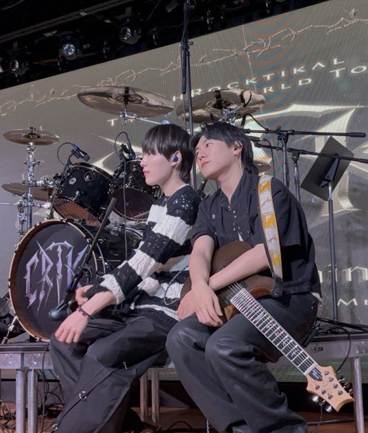 je gwanwoo pics tweet media