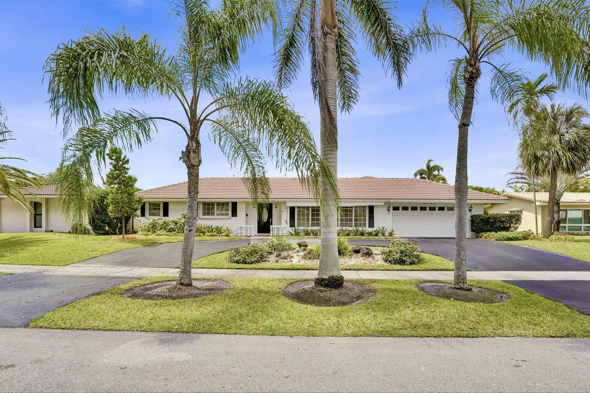 LilliSchipper's tweet photo. New listing in Hollywood, Florida https://t.co/sRoNRjd6H9