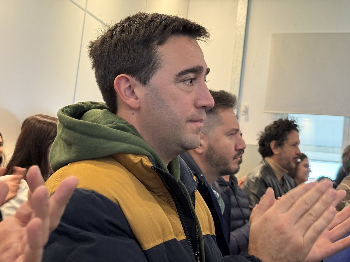 figueroamatias_'s tweet photo. A 5 años de su partida, recordamos a #MiguelLifschitz en un homenaje realizado en el Polo Tecnológico Rosario, un lugar que refleja una parte de su mirada de futuro: una Santa Fe vinculada al conocimiento, la innovación y el desarrollo.

Quienes tuvimos la oportunidad de trabajar con él aprendimos una manera de hacer política: con diálogo, gestión, equipos y muchísimo trabajo.

Intentamos honrar ese legado todos los días. Con las mismas ganas de transformar Rosario y Santa Fe desde la gestión y los hechos.

Porque recordar a Miguel Lifschitz es también recordar una forma de entender la política y la gestión.