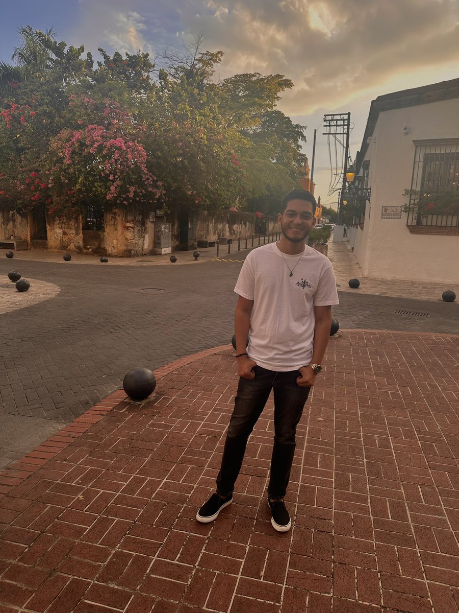 ulerio_21's tweet photo. 🤍🌅 https://t.co/kEZZusFgmJ