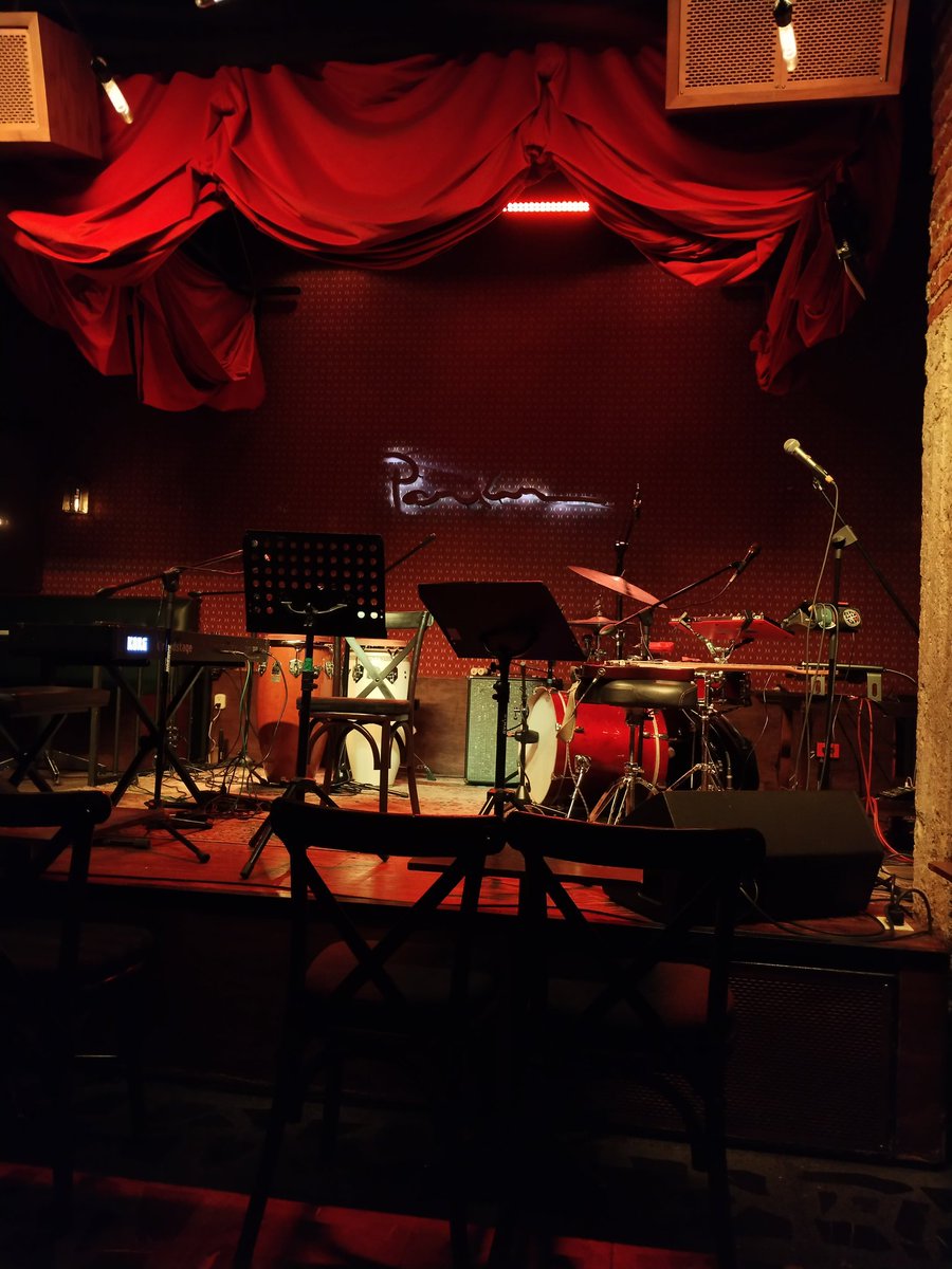 noche en un jazz bar 🎺🎷