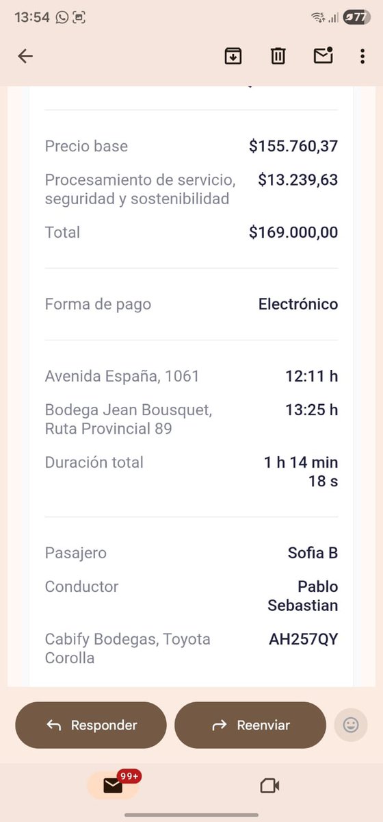 Guaduallende's tweet photo. @cabify_arg estamos en mendoza y pedimos cabify bodega que decia viaje de ida y vuelta y espera de hasta 8 horas. Nos salió 169.000 lucas y ahora el chofer nos dice que no le figura la espera y la vuelta y se tomó el palo. Por la app no nos responden la atencion al cliente https://t.co/j6vUMcE59G