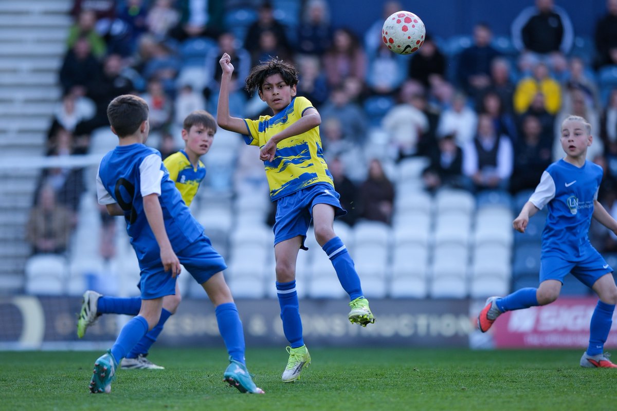 john_shirras's tweet photo. Album five from the second day of the @PrestonCityTeam Schools' Cup Finals, Ashton St Andrew's CE Primary School U11s v Queen's Drive Primary School U11s. Match photos are here: https://t.co/mV6TT2MVDc https://t.co/2p96QE35Jz