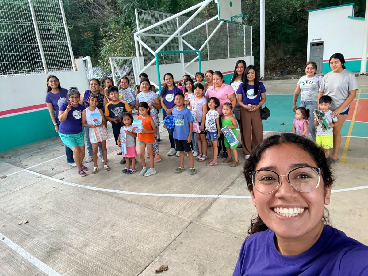 revistabocetos's tweet photo. Adax Digitales entrega juguetes a infancias de comunidades serranas en Jalpan de Serra

https://t.co/xeivadRRzl

📸@ADAxDigitalesAC https://t.co/nI2Ox8Rnrl