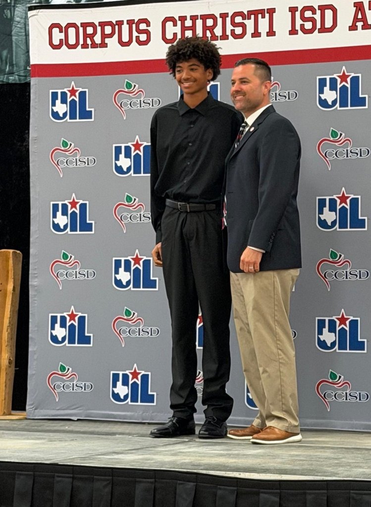 BmsCcisd's tweet photo. Congratulations to Coach Roddie and Michiah Austin on being recognized as finalists for MS Female Coach of the Year and MS Male Athlete of the year! ❤️🖤 It is a great day to be a Bronc! https://t.co/HyRK4PzgSF