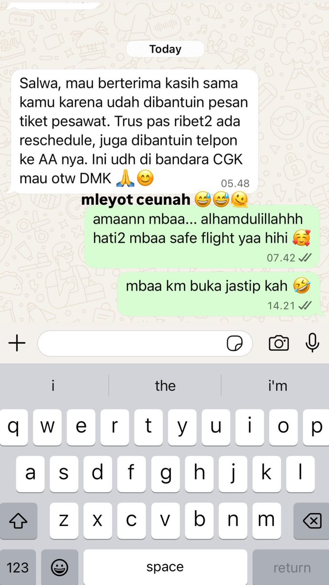 sshiww__'s tweet photo. masyaallah seneng bgtt kalo dpt testi kaya gini dr customer, huhu karna kmrn tiket AA ke DMK byk yg cancel jdnya custku khawatirr di reschedule/cancell but aku bantu followupp trs ko hihi, boleh yaa beli di akuu cus cek bio ku bolee wa yaa hihi https://t.co/orLOfudJKY