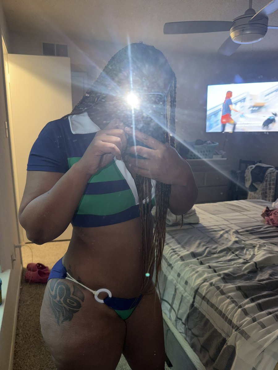 TrapBratRae tweet media