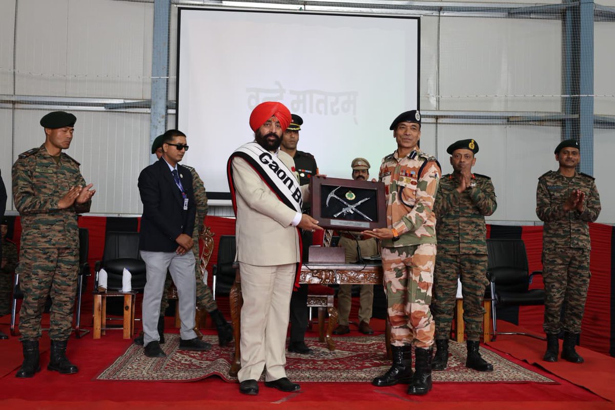 LtGenGurmit's tweet photo. Attended Sainik Sammelan with the brave personnel of the Indian Army’s 7th Battalion of the Assam Regiment, proudly known as the “Auli Battalion,” and the Indo-Tibetan Border Police’s Mountaineering and Skiing Institute. https://t.co/e586U5kVRr