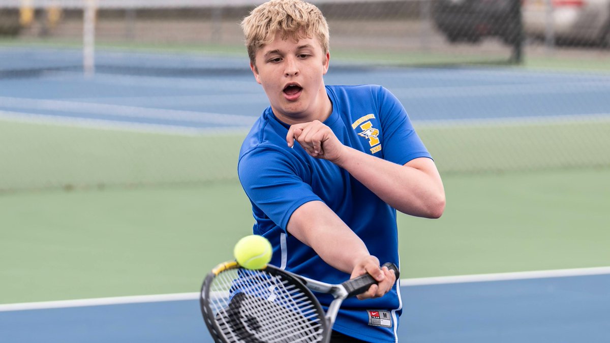 WIEagles's tweet photo. 🎾Irondequoit tennis was represented well today in the Individual Sectional Tournament at Churchville-Chili. The doubles team of Brady Sullivan and Chase Criscuolo lost in the round of 32 to a tough Gates Chili team, while Finn Epping, RJ Cantabene, and the doubles team of Stephen Weber and Hayes Ferruzza advanced to the round of 16 with nice wins, before batting highly rated opponents from Pittsford Mendon and Brighton. The future of Irondequoit is so bright! Well done, Eagles!

Photos by @scott_cordaro