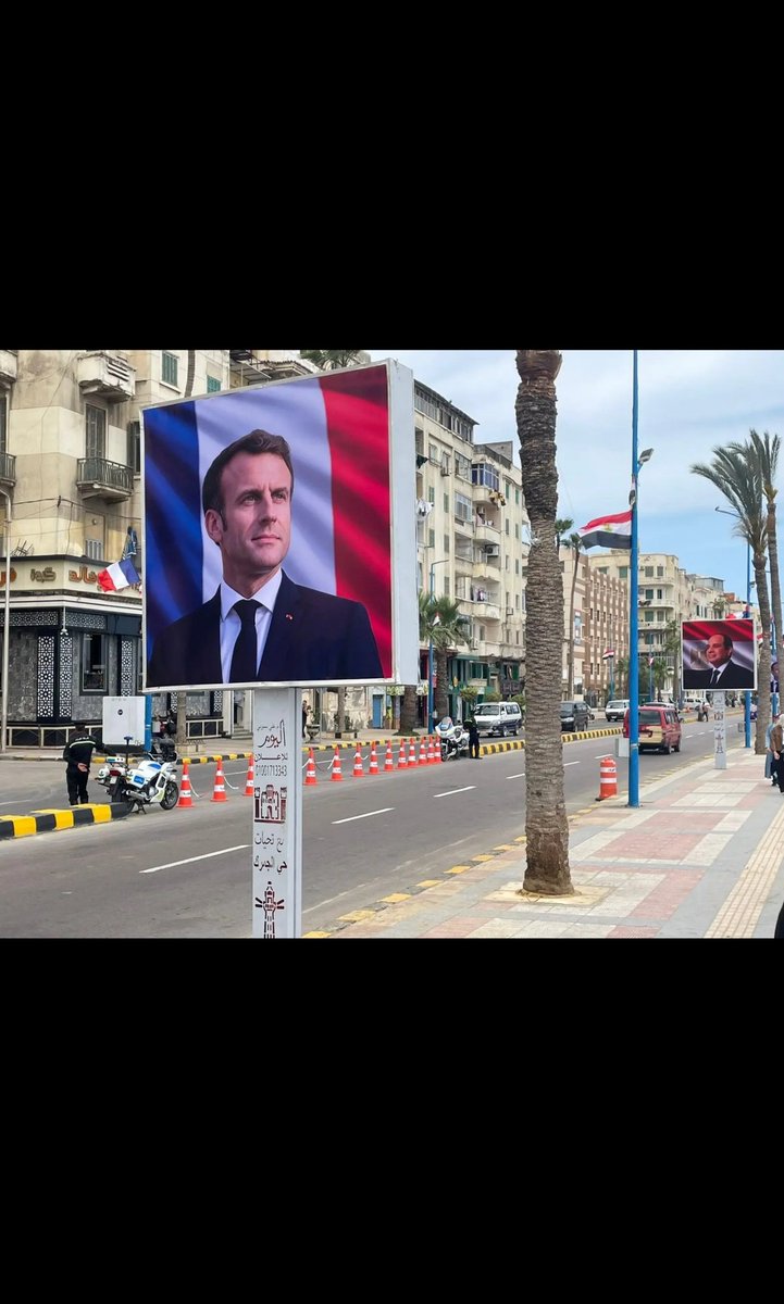 Generalmasr999's tweet photo. زريبة العسكر أنجس أجناد الأرض أصل الخيانة و العمالة و الإجرام كلاب حراسة الصهاينة و الأمريكان و الغرب. #السيسي الخاين العميل يغسل شوارع #الأسكندرية من أجل ماكروب و لكن يطالب المصريين بعدم الإستحمام أكثر من خمس دقائق 😡 إبن الحرام هذا يجب أن ينتهي حكمه.
#ماكرون_و_العميل_الصهيوني https://t.co/d8xsLk9qyq