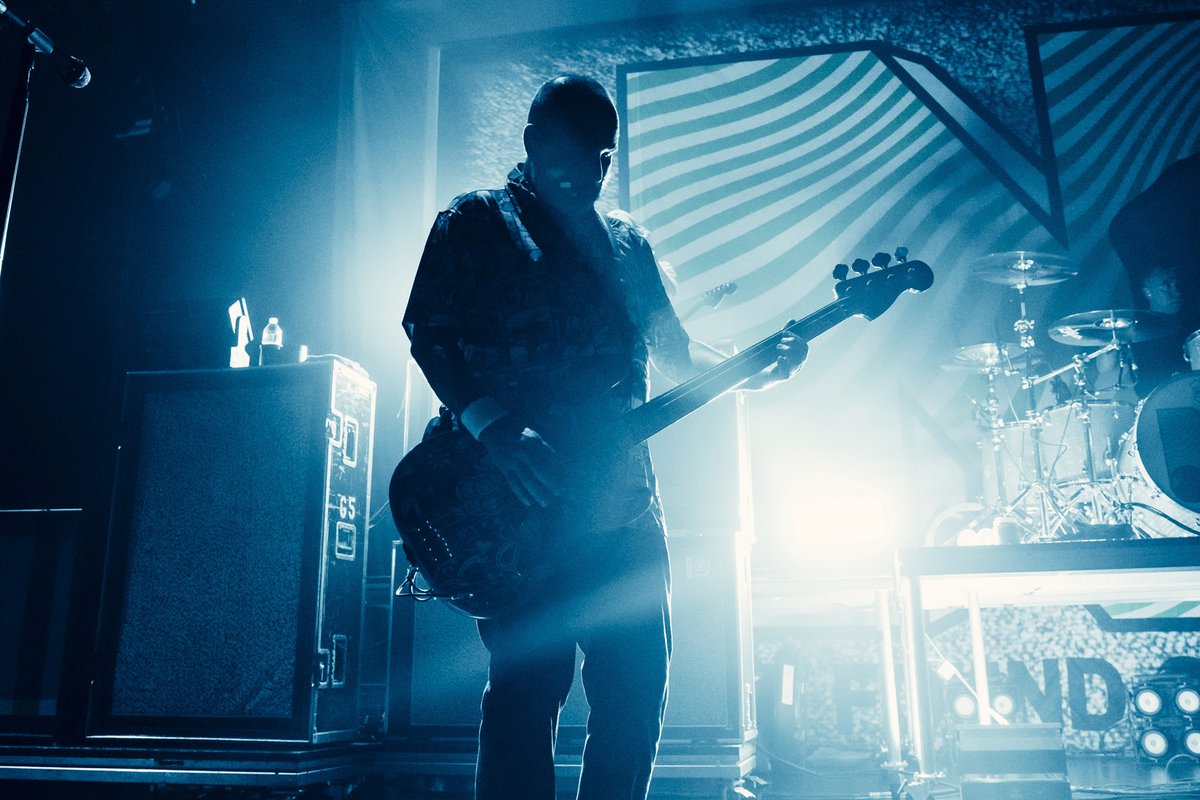 newfoundglory's tweet photo. Hometown show last night in South Florida with Yellowcard and Plain White T's!

We're in Jacksonville today with Hot Rod Circuit for a special headline set at FIVE - check https://t.co/1pHmQBKGJk for tickets. https://t.co/CnQGxzS7Uo