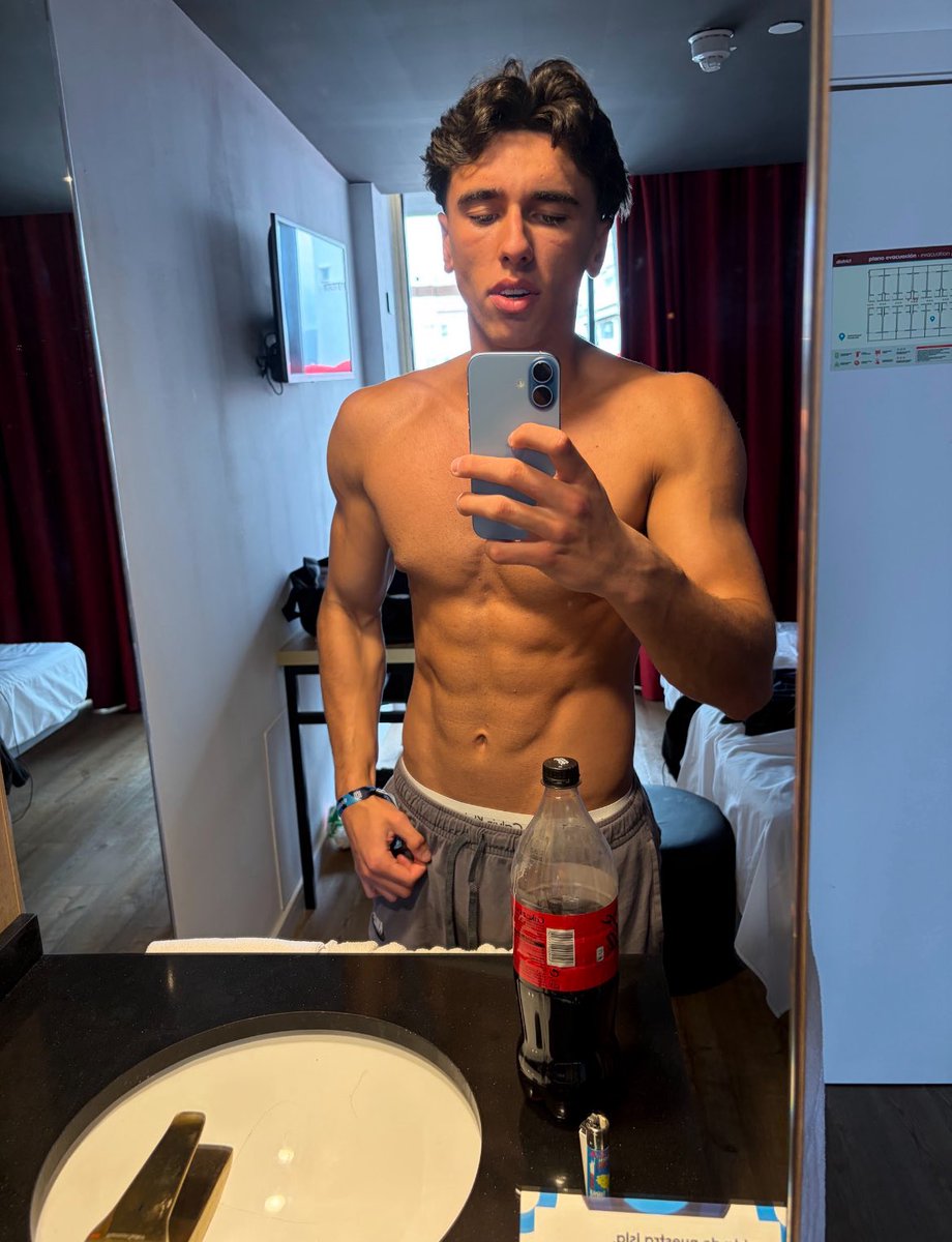 Perfect face card, perfect abs.