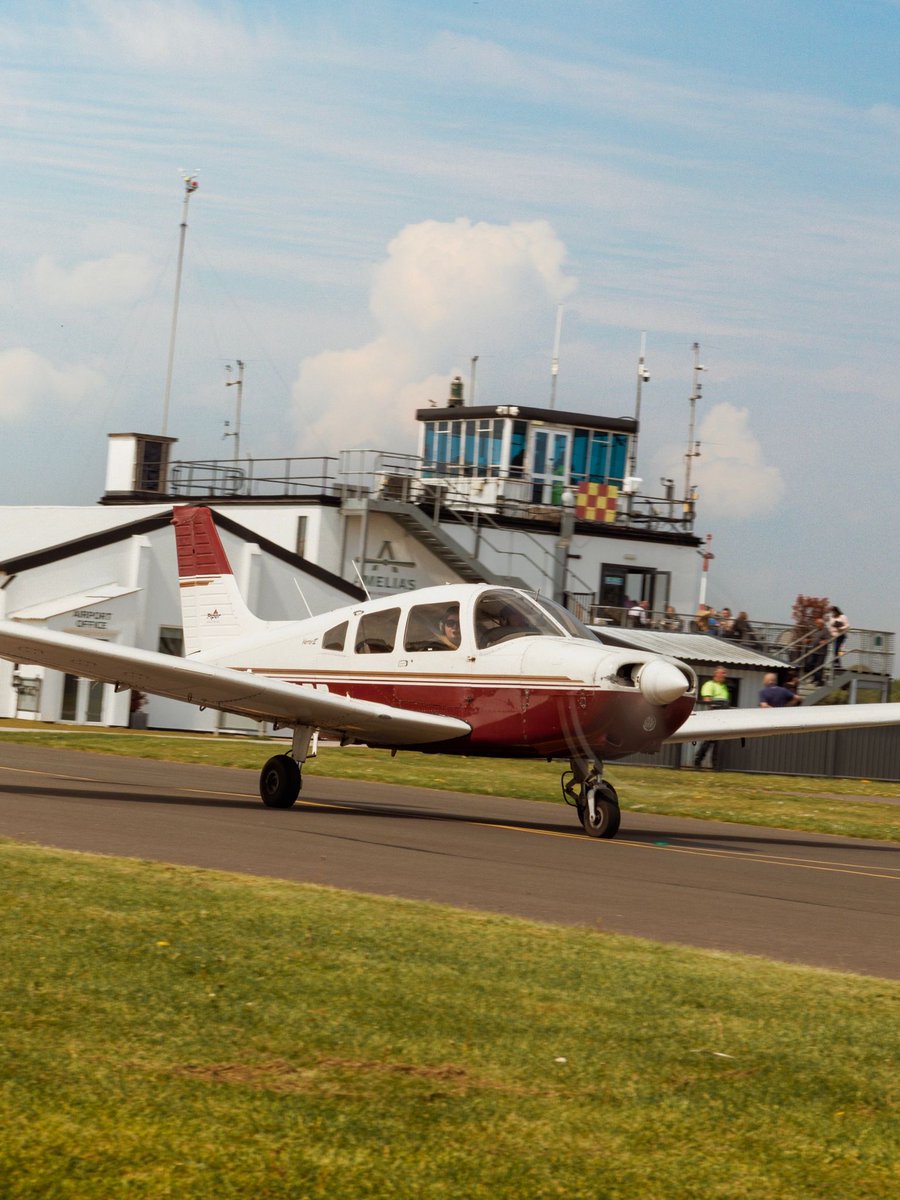 Wolverhampton Halfpenny Green Airport tweet media