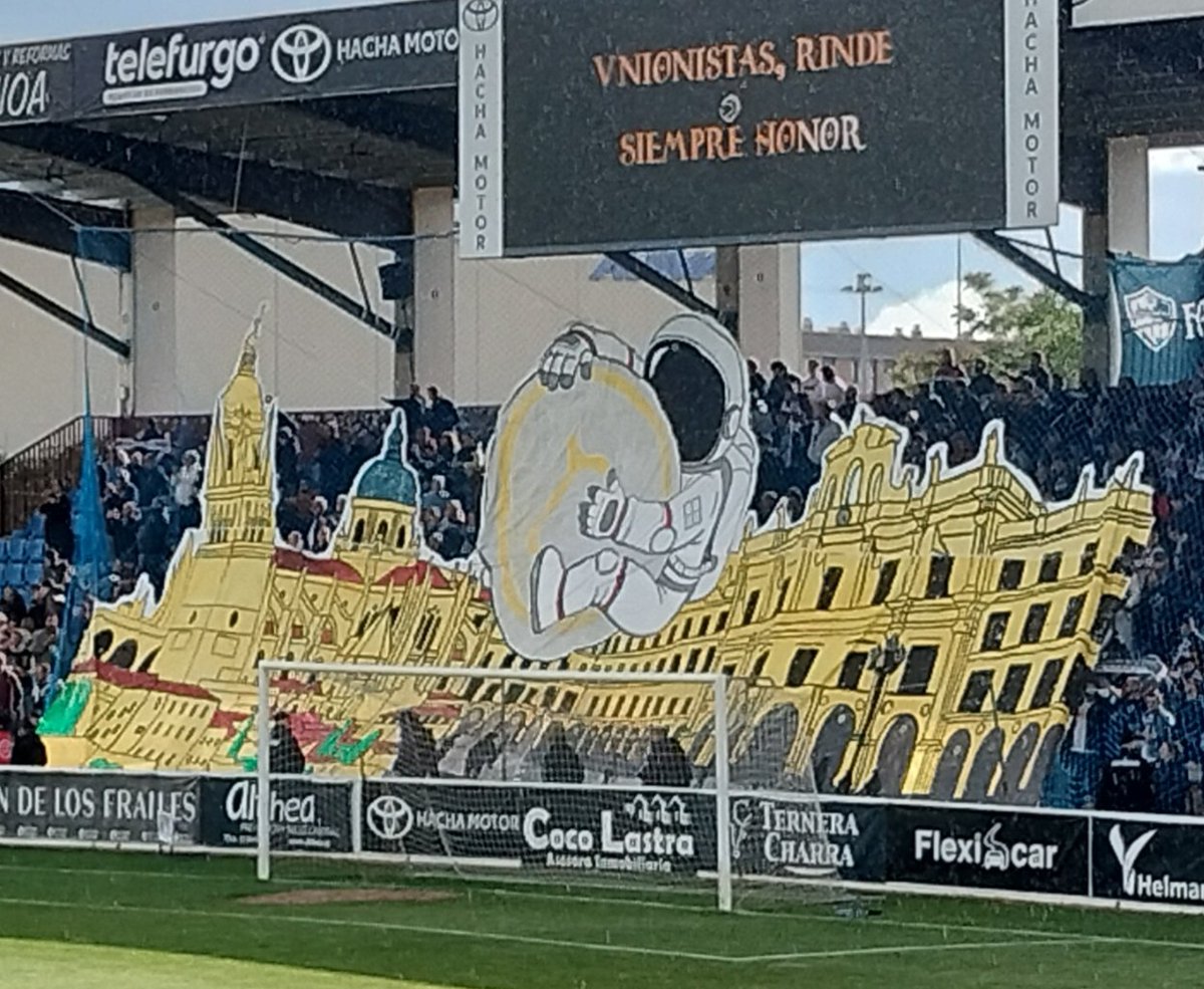 Saragh8's tweet photo. El mejor tifo de la historia de @UnionistasCF https://t.co/0ShMbpjDPk
