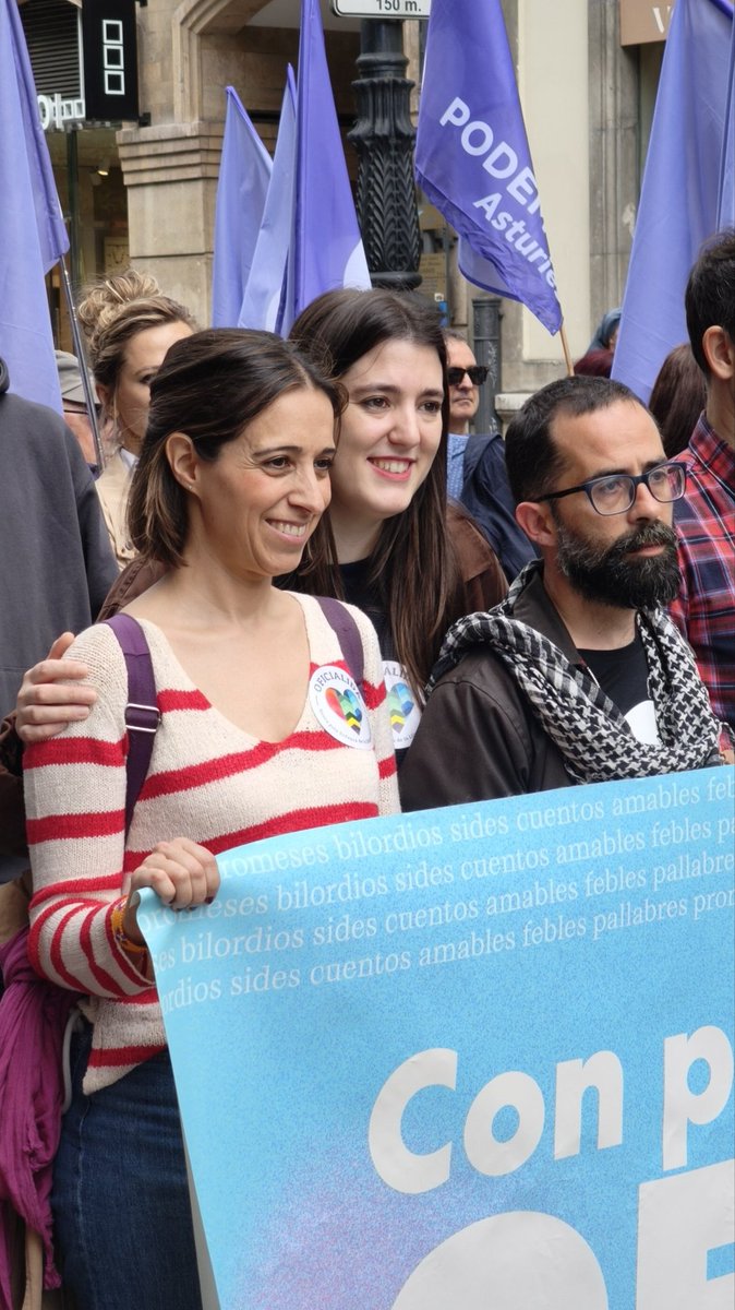 silviatarano's tweet photo. En Siero y n’Asturies vamos siguir glayando que la oficialidá ye un derechu de toles persones falantes y que la discriminación histórica del asturianu tien d’acabar d’una vez.
Güei les compañeres de @PodemosAsturies cuntamos col sofitu de la nuesa secretaria xeneral, @ionebelarra https://t.co/Q0j8EgfpqJ