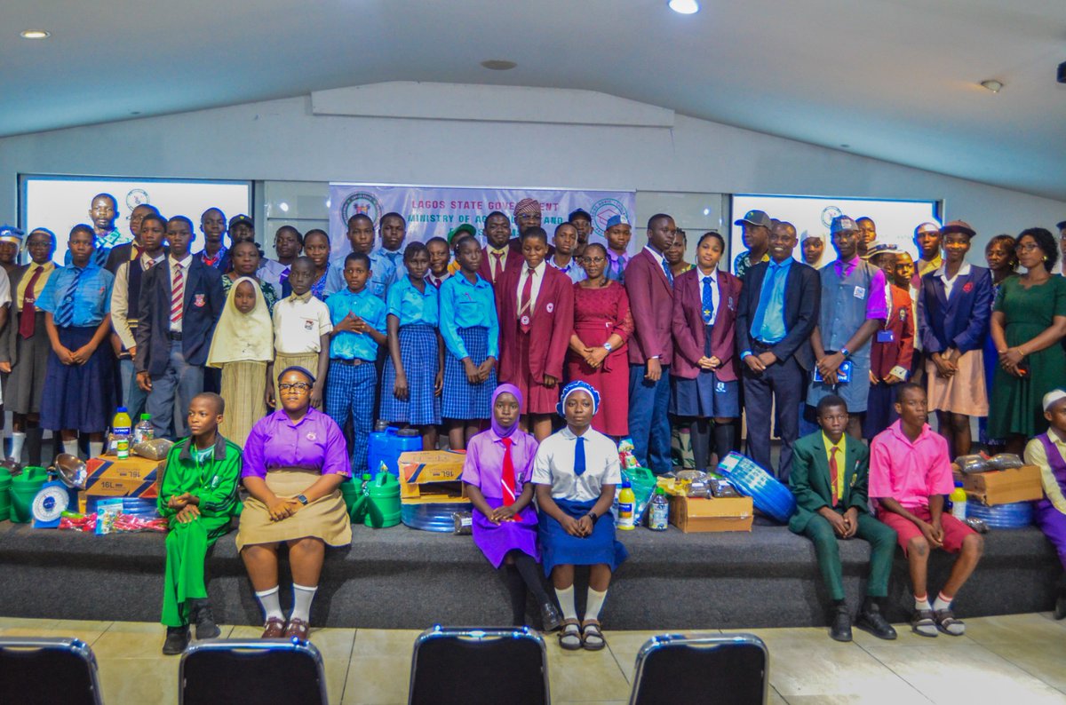 lagosagric1's tweet photo. LAGOS DEEPENS FOOD SYSTEMS TRANSFORMATION, GROOMS NEXT GENERATION OF AGRIC SCHOLARS

@followlasg has strengthened its food systems agenda through the Lagos Agric Scholars Programme (LASP), a youth-focused initiative to develop future agricultural leaders. At a capacity-building.. https://t.co/Le4m097R2r
