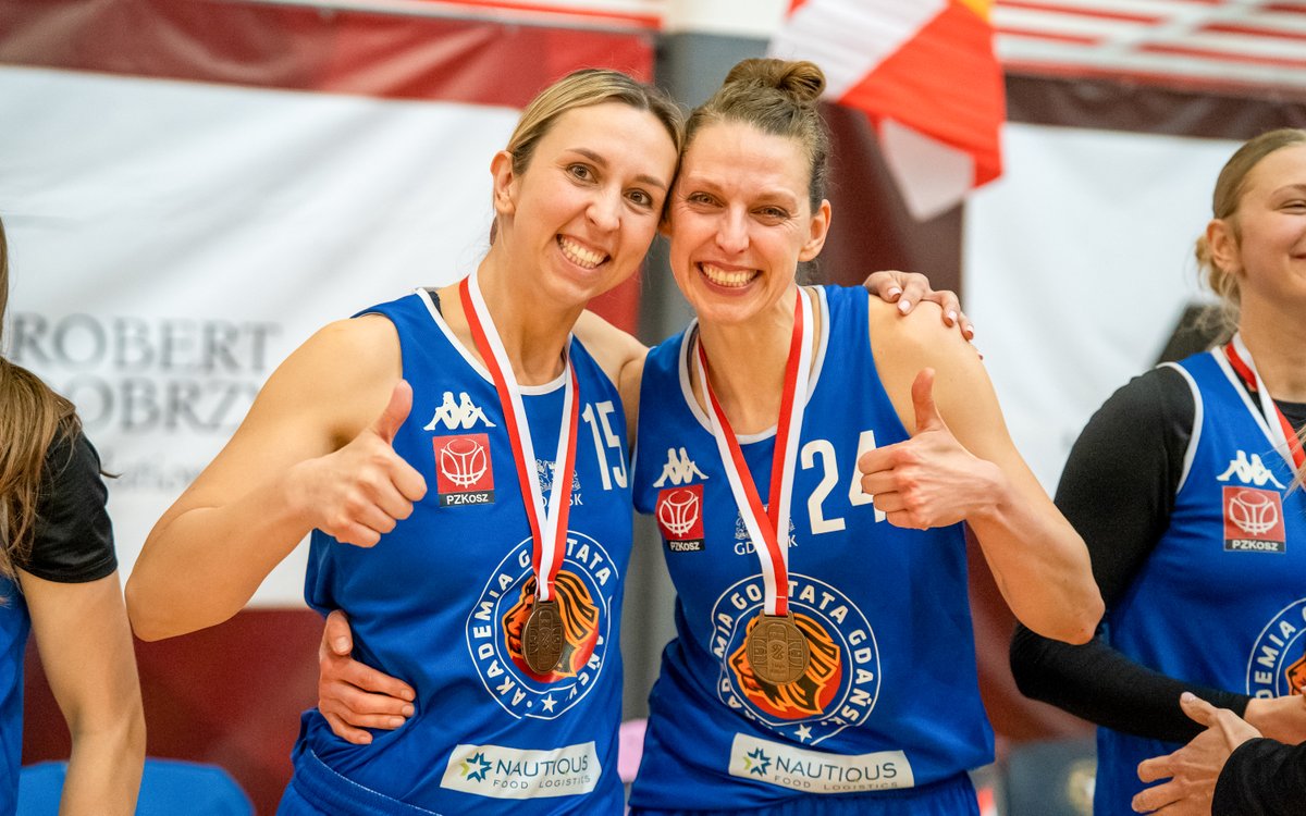 POZKosz's tweet photo. Świetna wiadomość z Łodzi. W rewanżowym meczu o brązowe medale 1 ligi kobiet Nautiqus Akademia Gortata Gdańsk ponownie pokonał Widzew Łódź zdobywając trzecie miejsce w rozgrywkach. Wielkie brawa dla zespołu trenera Adama Mullera.
📸 Klaudia Jardzioch - MUKS Widzew Łódź
#PomorzeNajlepszeJest Pokaż mniej