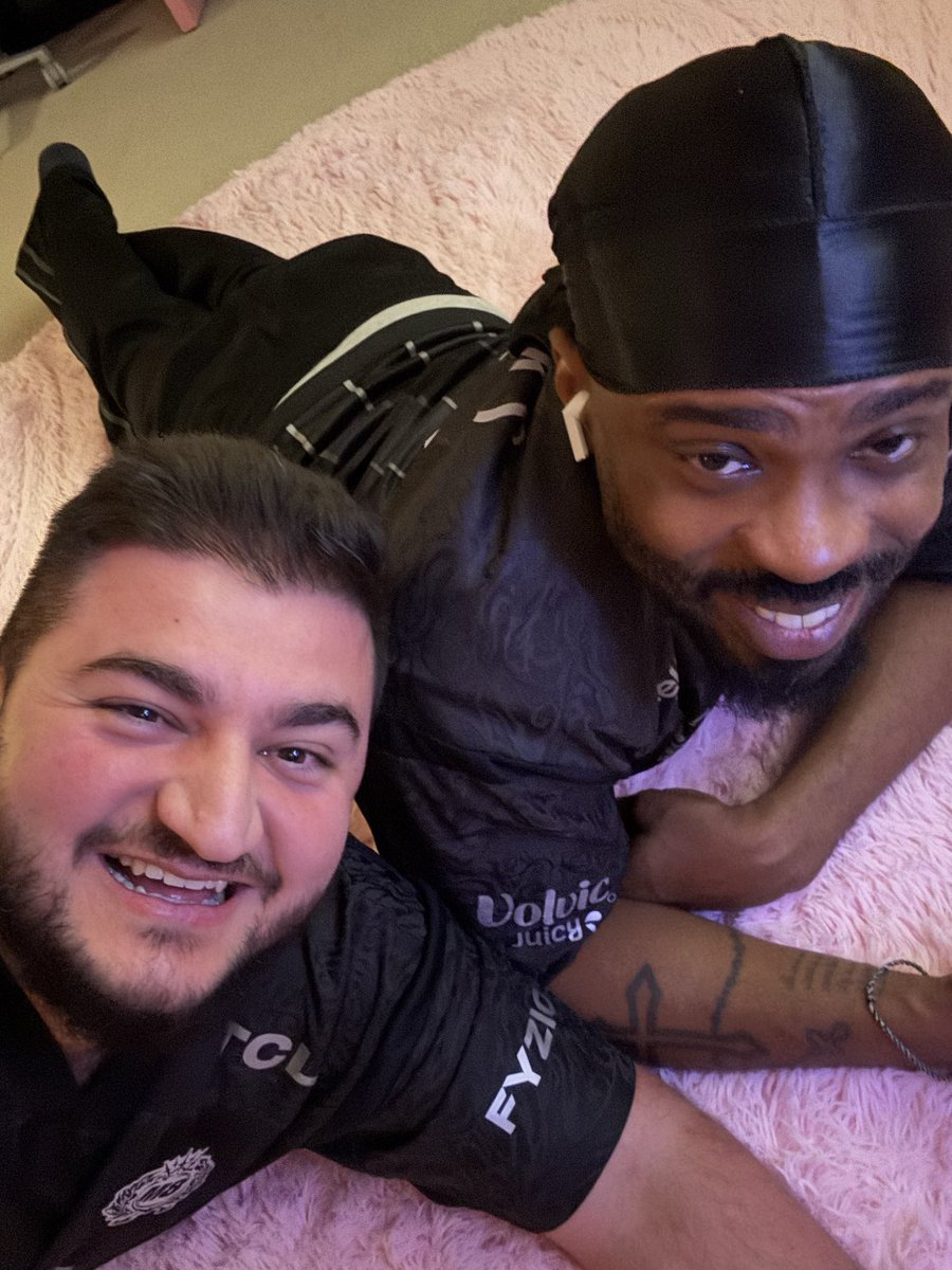 M8 beyAz tweet media
