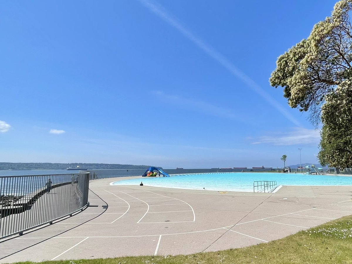 CBCLarsen's tweet photo. Second Beach pool looking good 💙 https://t.co/H6vP9ntGKJ