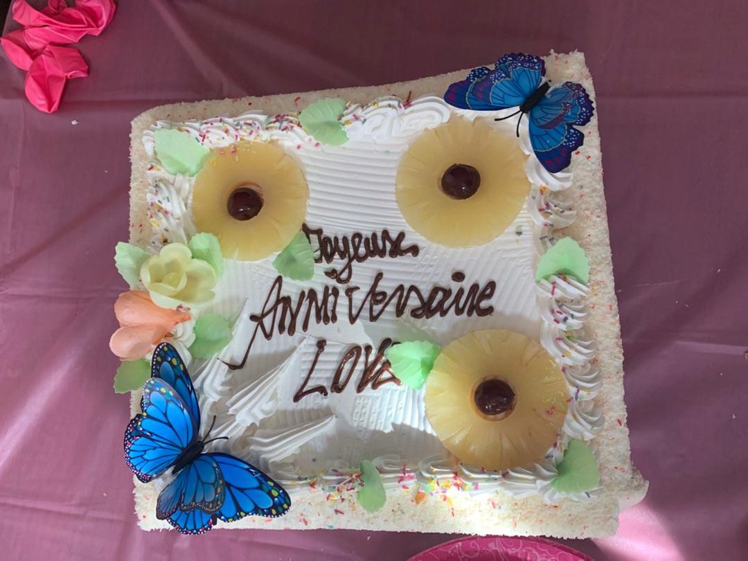 AbangMenieBr's tweet photo. #BIGLOVEFAMILYBIRTHDAY❤️🇬🇦🥰
NOUS SOUHAITONS UN TRÈS BEL ET JOYEUXANNIVERSAIRE À NOTRE PETITE REINE DE MAI LOVE ÉDITH POUR SES #3ANS AUJOURD'HUI. QU'ELLE GRANDISSE DANS LA GRÂCE ET LA BÉNÉDICTION DE DIEU.🙏🏿👏🎂👏🎉🎁🎊🎈🎉👏👏👏 https://t.co/ckxKFj8eWG