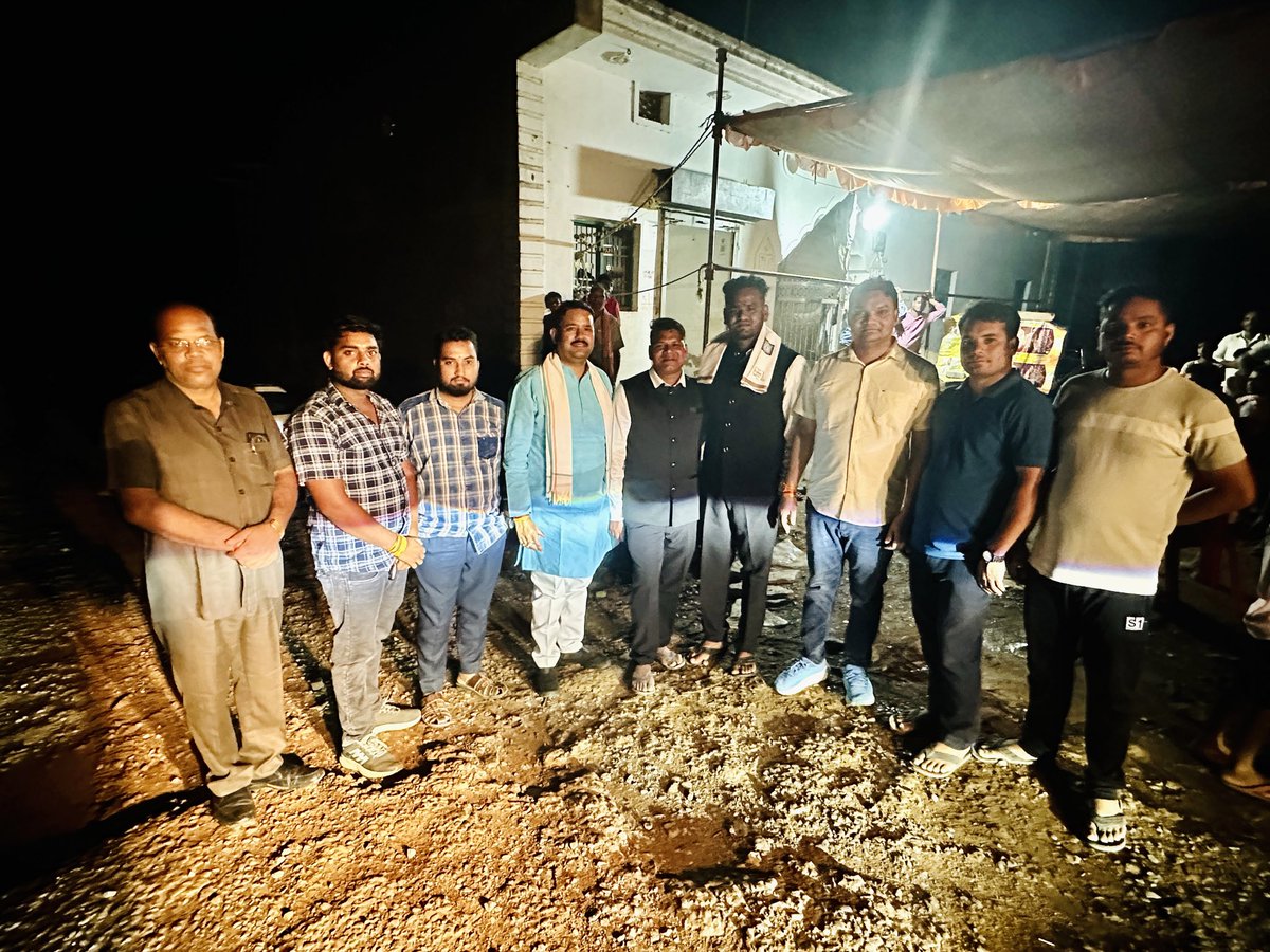 📍 भंडोरा — मितानी संस्कार कार्यक्रम में शामिल

✨आज ग्राम भंडोरा में भाई सुनील द्वारा अपने बचपन के मित्र के साथ मितानी के बंधन में बंधने मितानी संस्कार कार्यक्रम में शामिल होकर दोनों मितानों को हार्दिक बधाई एवं शुभकामनाएं दीं।
यह आत्मीय परंपरा आपसी प्रेम, विश्वास और भाईचारे है