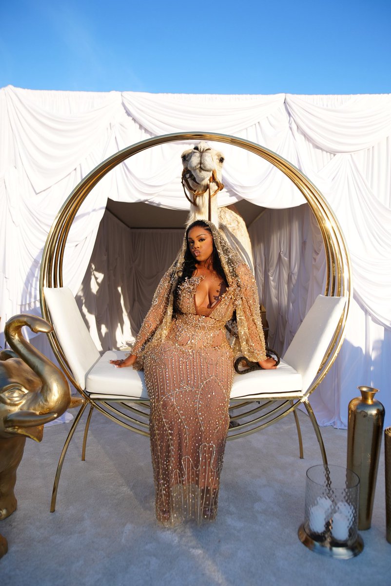 ymqmaya's tweet photo. prom 2k26 https://t.co/WNFbJPC8G2