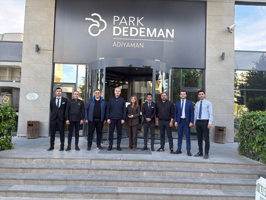 tansel_tercan's tweet photo. Bazı şehirler vardır; yalnızca tarihiyle değil, taşıdığı manevi ruhla da iz bırakır. Adıyaman, misafirperverliği ve köklü kültürüyle bu kadim ruhun en güzel temsilcilerinden biridir.

Park Dedeman Adıyaman ziyaretimizde; yönetim ekibimizin özverili yaklaşımını, güçlü ekip ruhunu ve Adıyaman’ın zengin mutfak kültürünü büyük bir memnuniyetle deneyimledik. Her detayda samimiyet, her lezzette Anadolu’nun bereketi hissediliyordu.

Emeği geçen tüm ekip arkadaşlarımıza gönülden teşekkür ediyor, başarılarının devamını diliyoruz…

***************

Some cities leave a mark not only through their history, but through the spiritual depth they carry within. Adıyaman is truly one of the finest reflections of this timeless spirit.

During our visit to Park Dedeman Adıyaman, we had the pleasure of witnessing the dedication of the management team, the strong sense of unity, and the rich culinary culture of the region. In every detail, sincerity was felt; in every flavor, the abundance and heritage of Anatolia were beautifully reflected.

We sincerely thank the entire team for their warm hospitality and wish them continued success… @parkdedemanadiyaman @dedemancom #dedemanhospitality